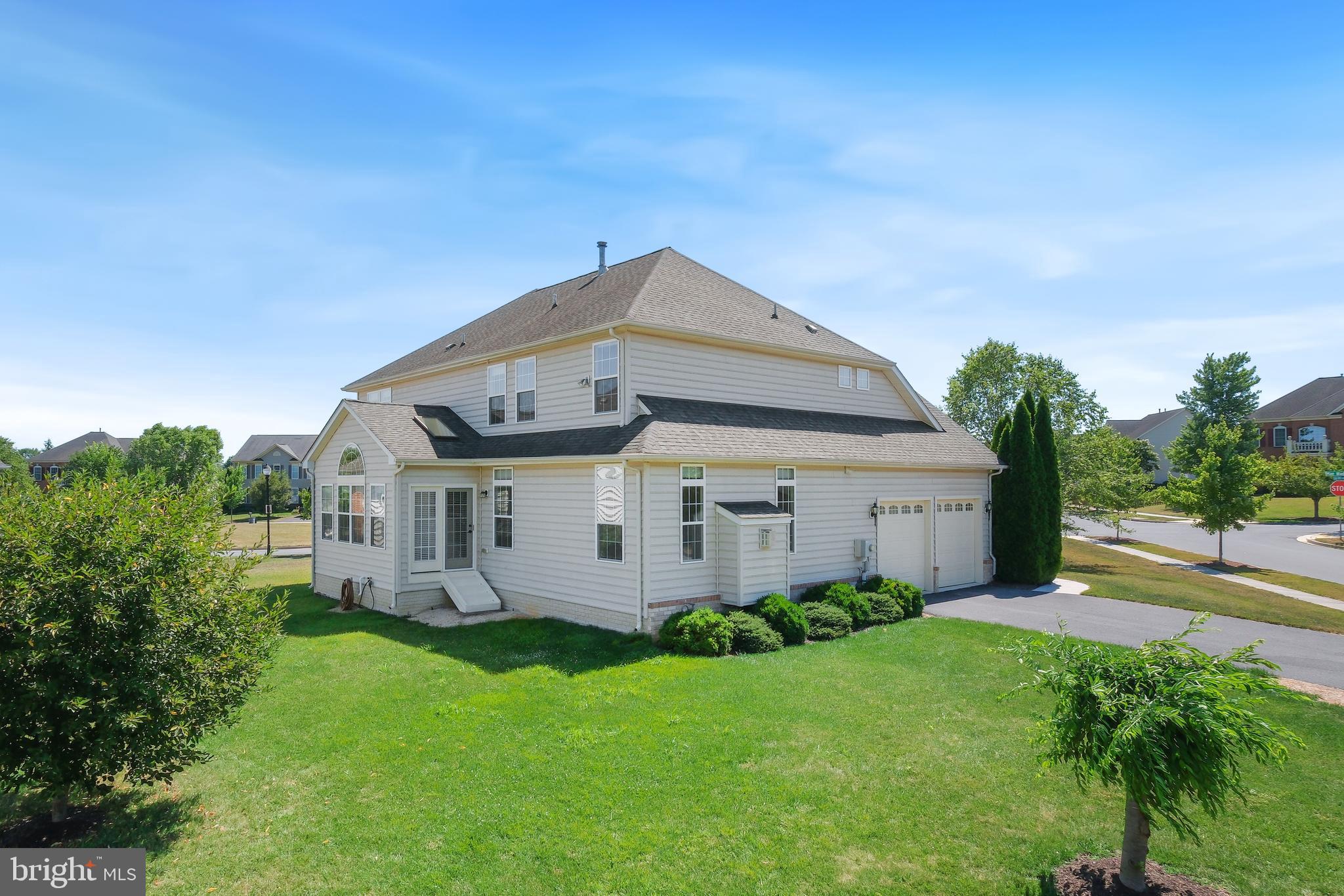 ADAMSTOWN COMMONS - Residential Lease