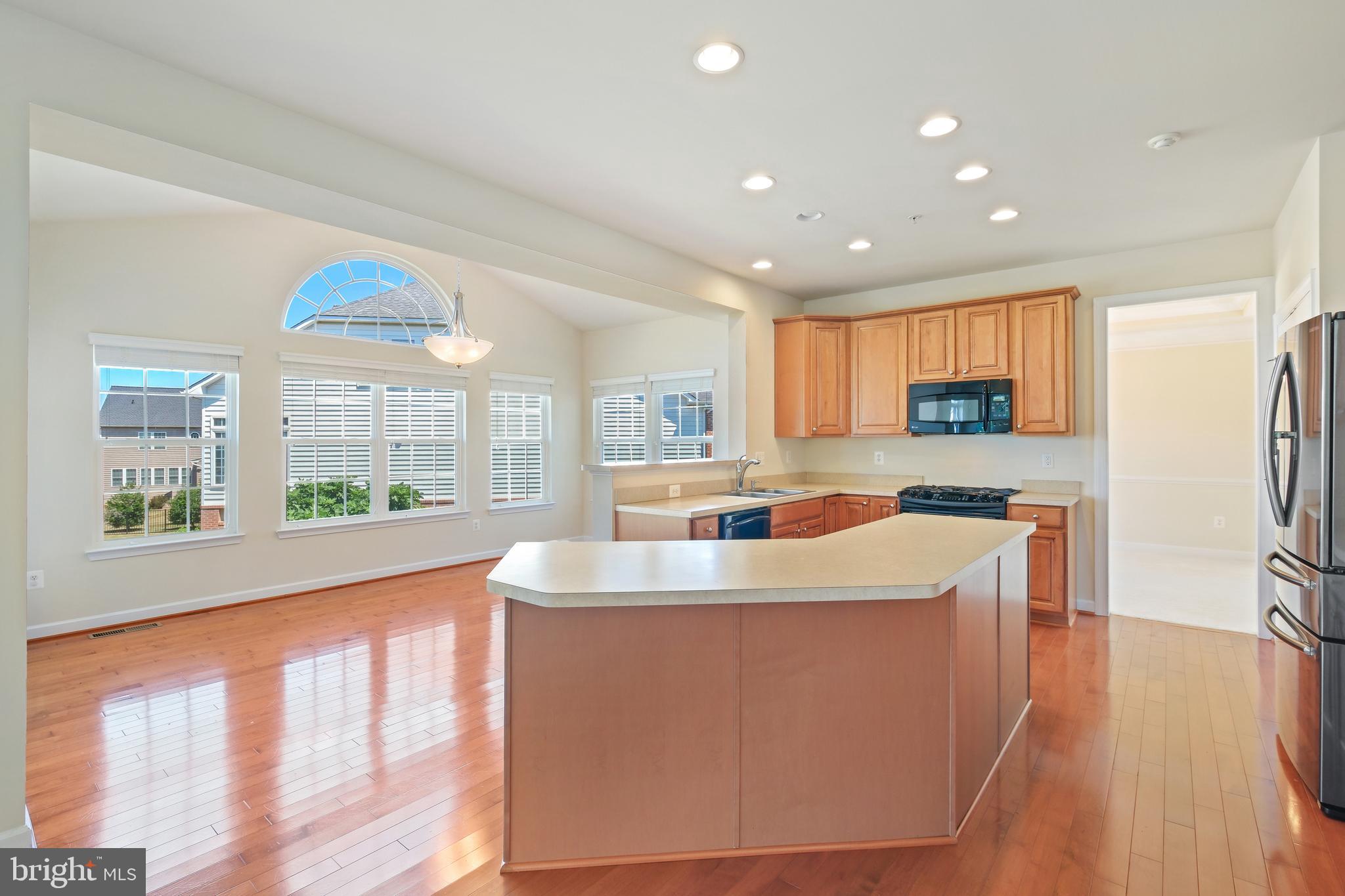 ADAMSTOWN COMMONS - Residential Lease