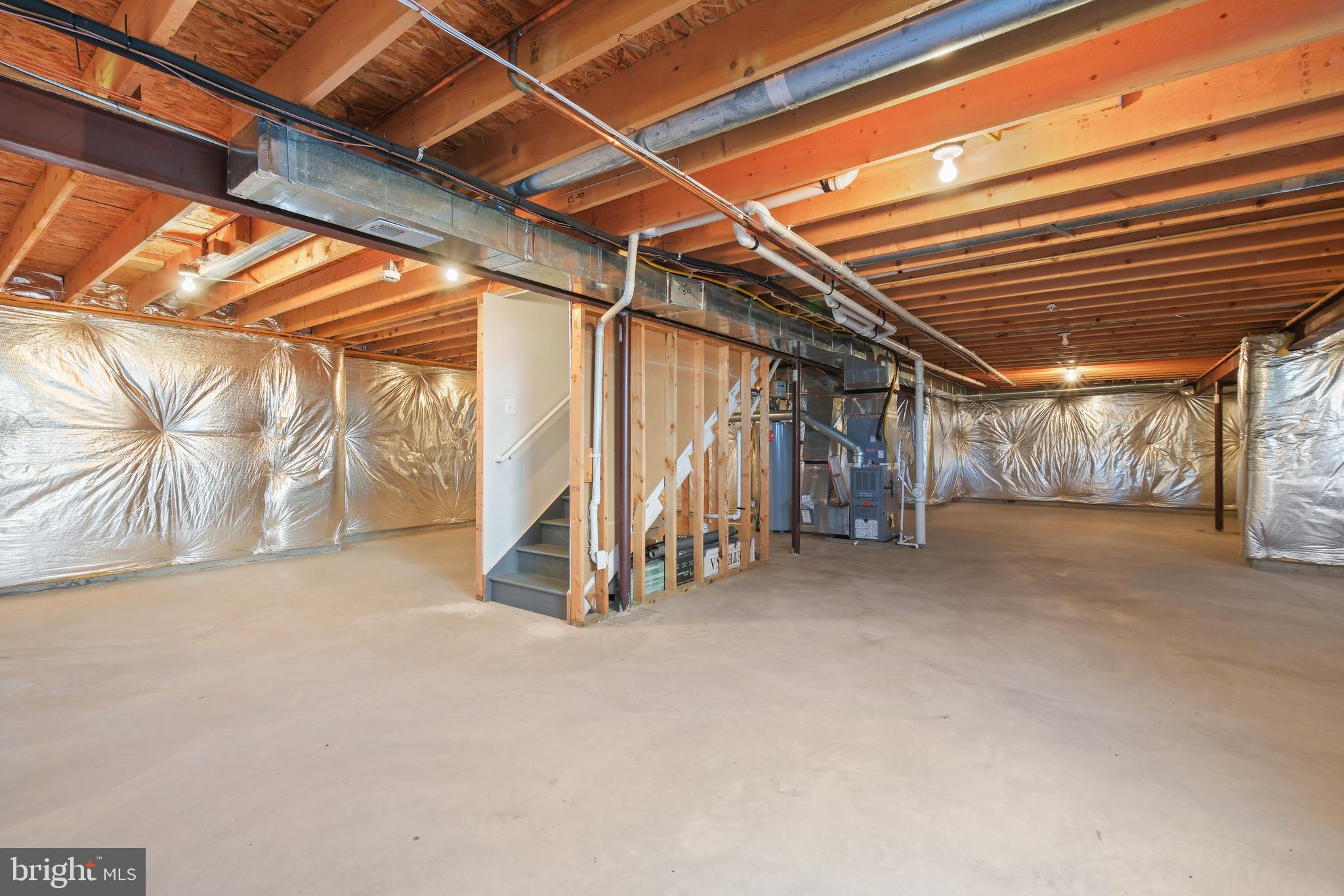 ADAMSTOWN COMMONS - Residential Lease