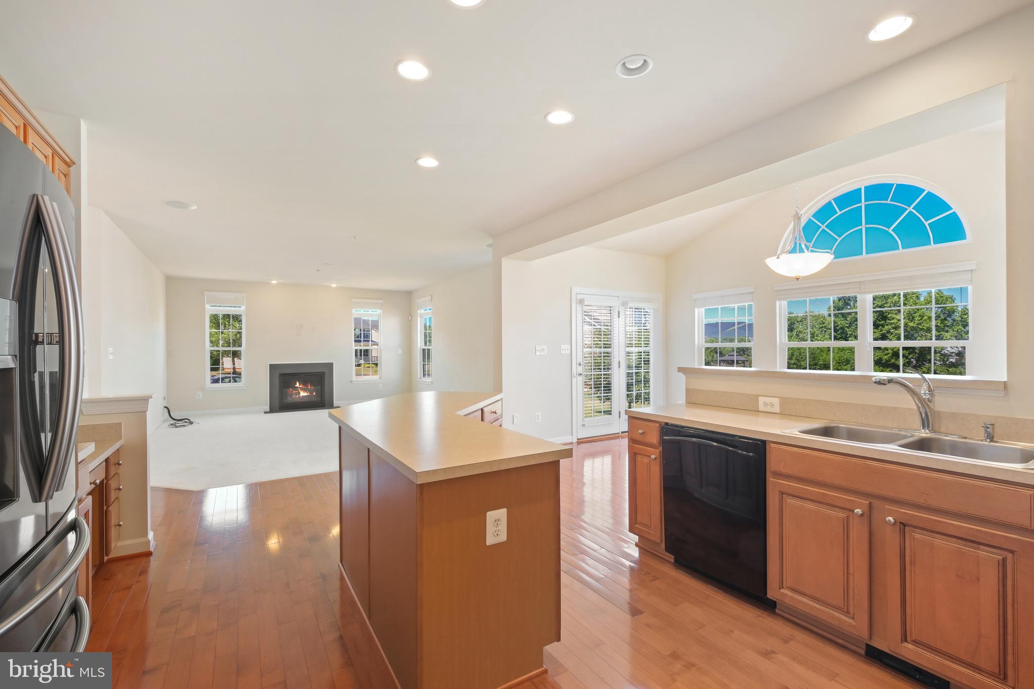 ADAMSTOWN COMMONS - Residential Lease