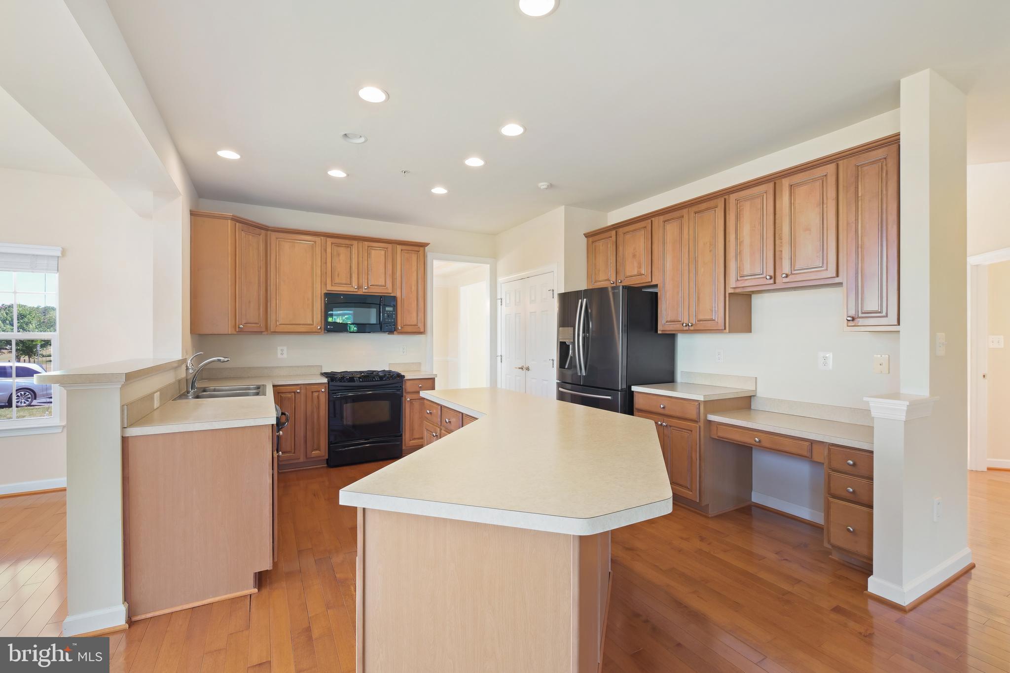 ADAMSTOWN COMMONS - Residential Lease