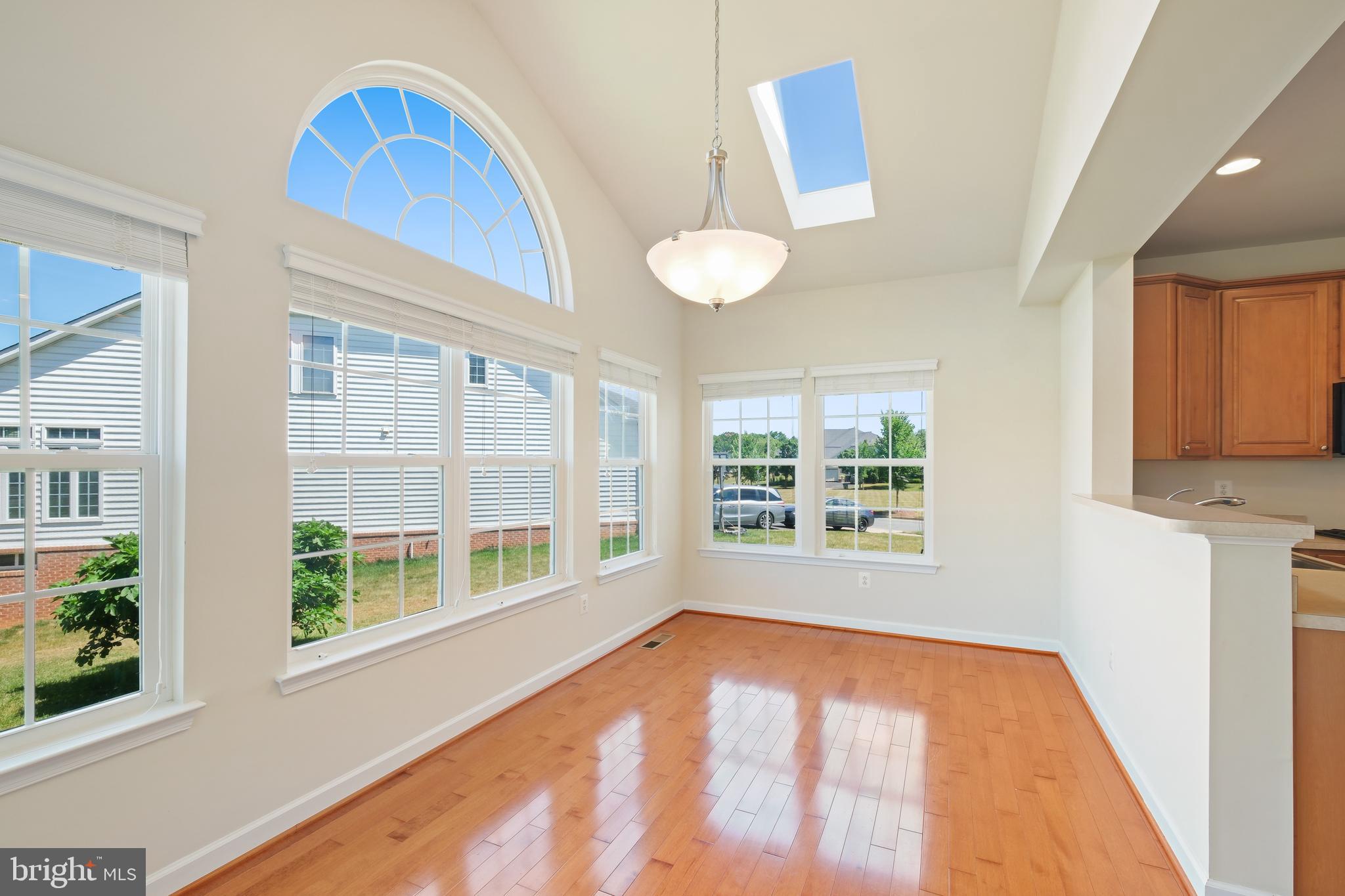 ADAMSTOWN COMMONS - Residential Lease