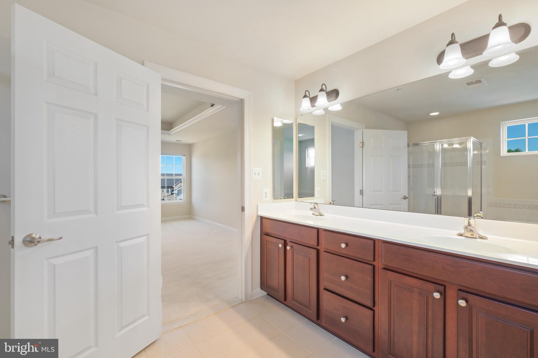 ADAMSTOWN COMMONS - Residential Lease