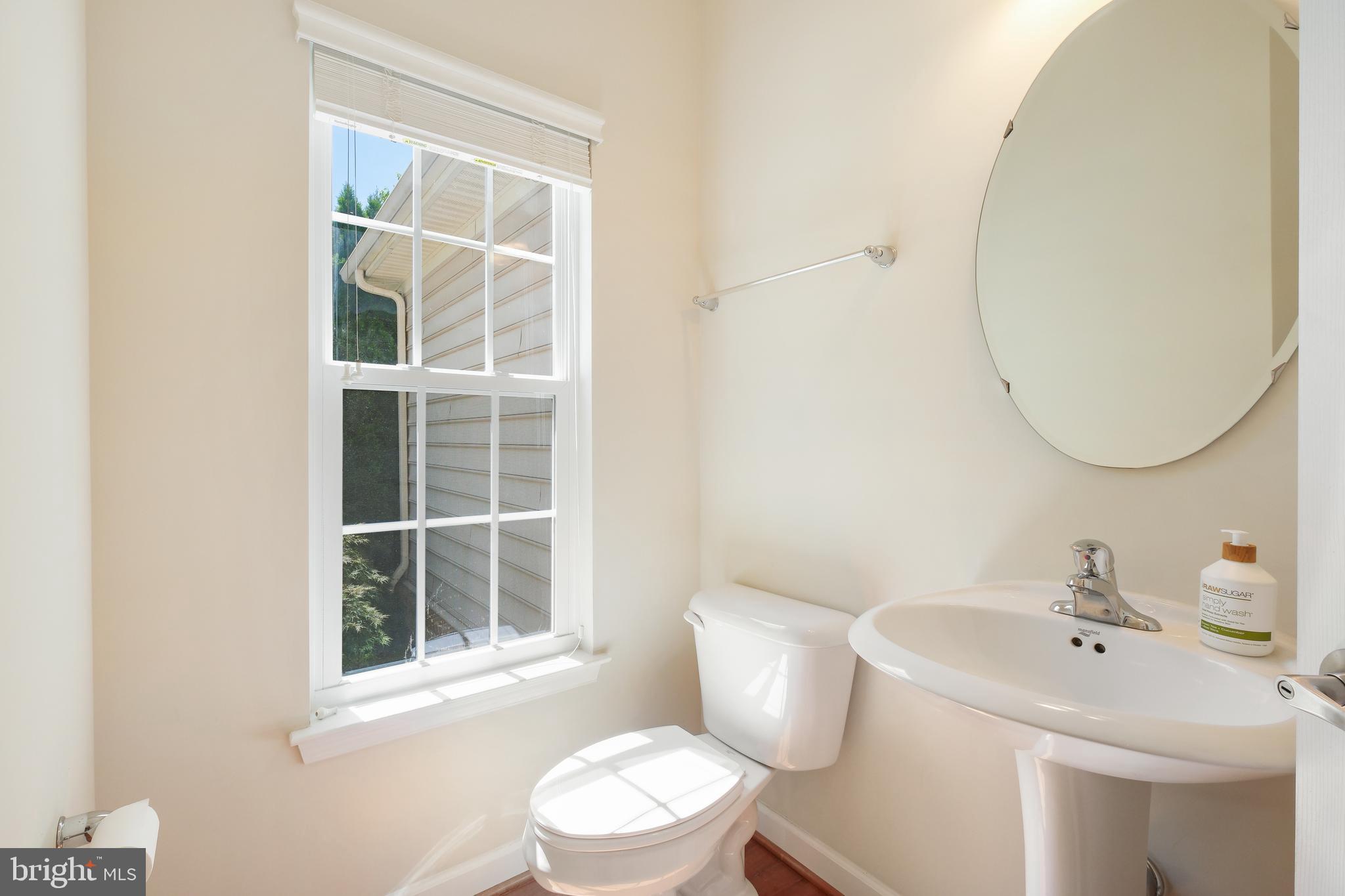 ADAMSTOWN COMMONS - Residential Lease