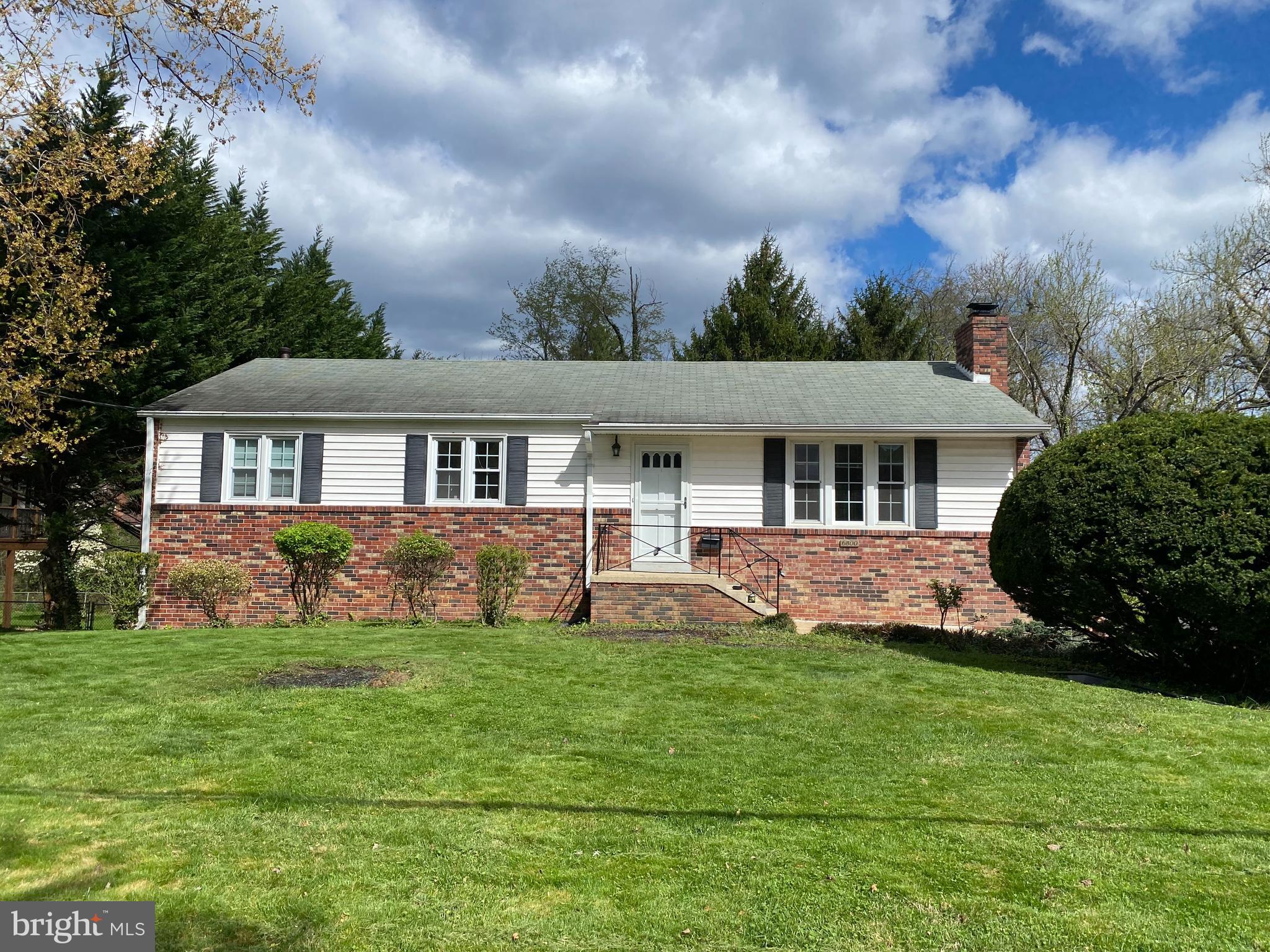 MCLEAN MANOR - Residential