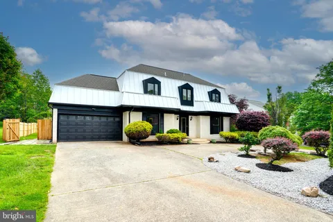 7434 Mason Lane, Falls Church, VA MLS: VAFX2230540