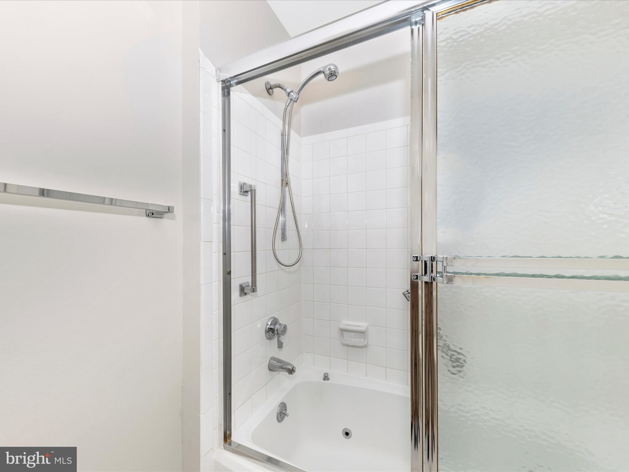 LEISURE WORLD - Residential