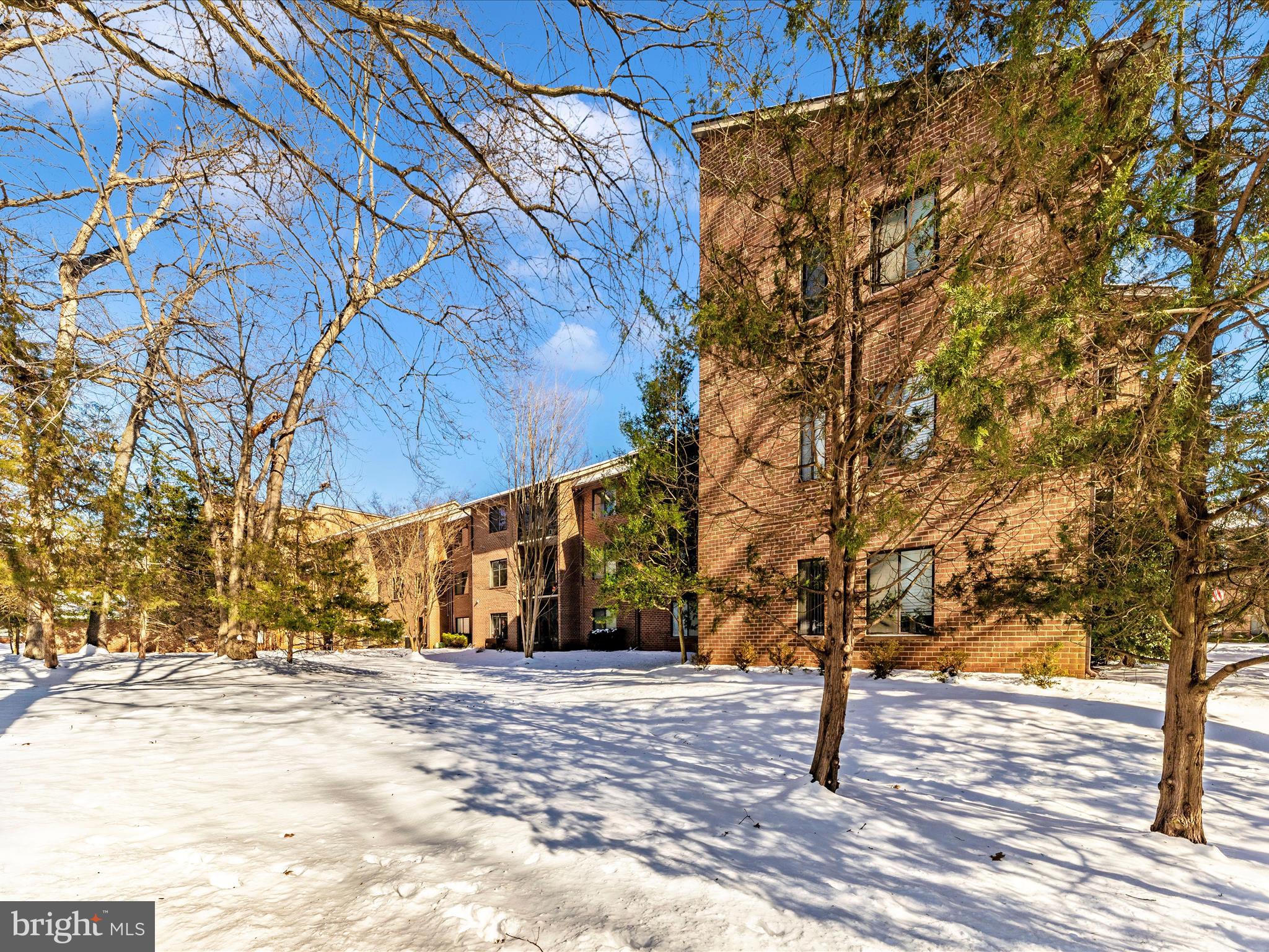 LEISURE WORLD - Residential