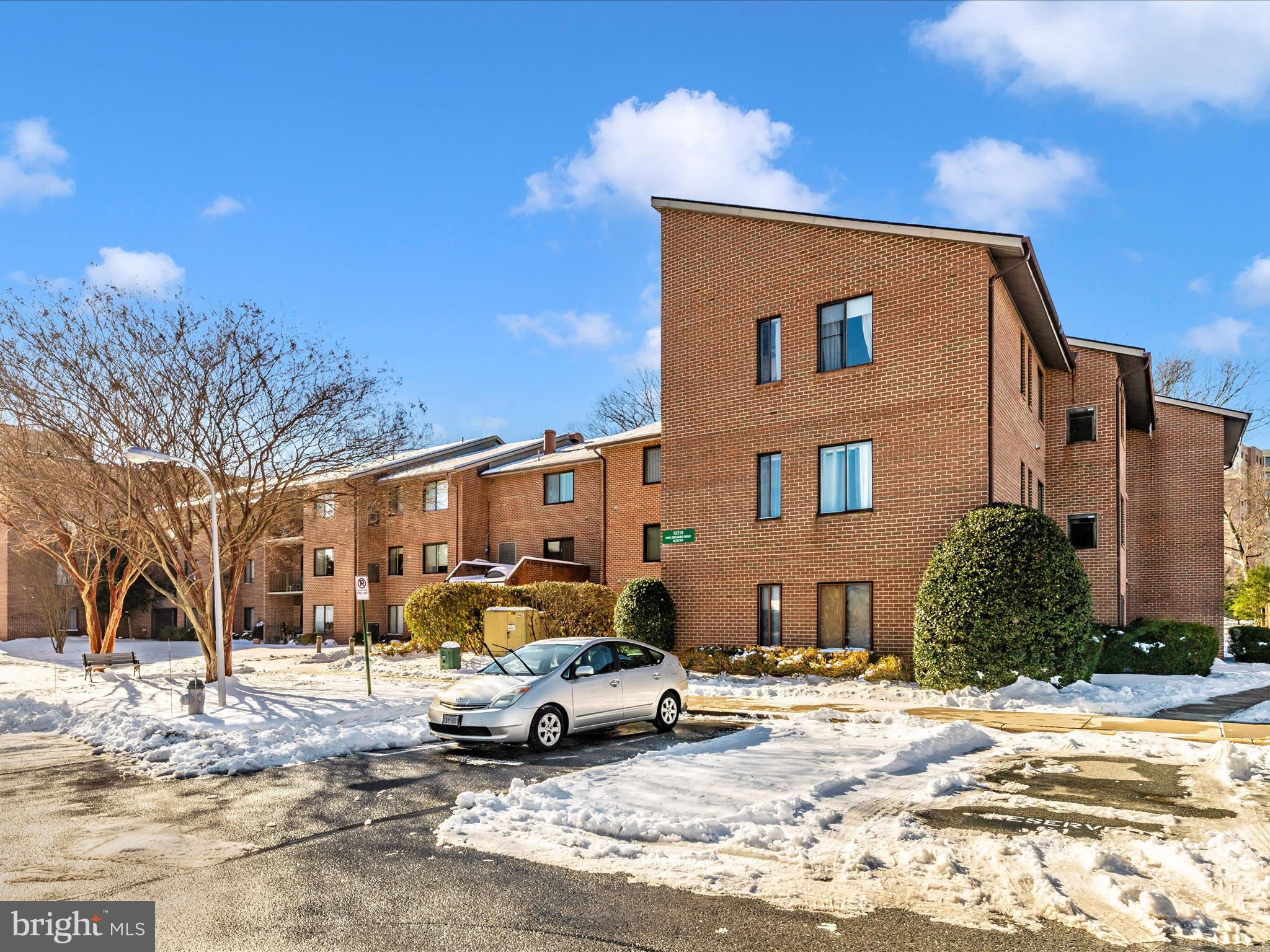 LEISURE WORLD - Residential