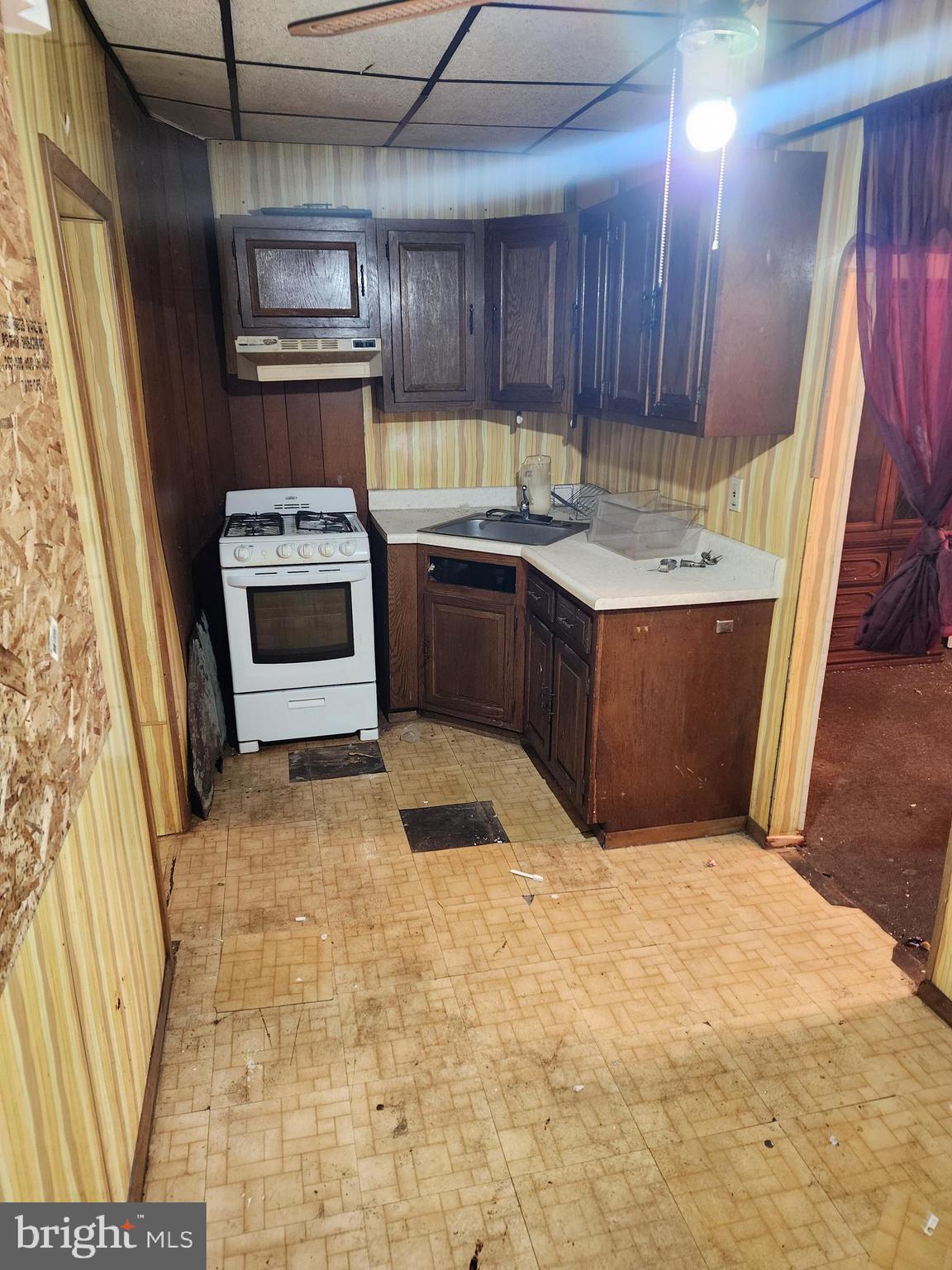 PHILADELPHIA (SOUTHWEST) - Residential