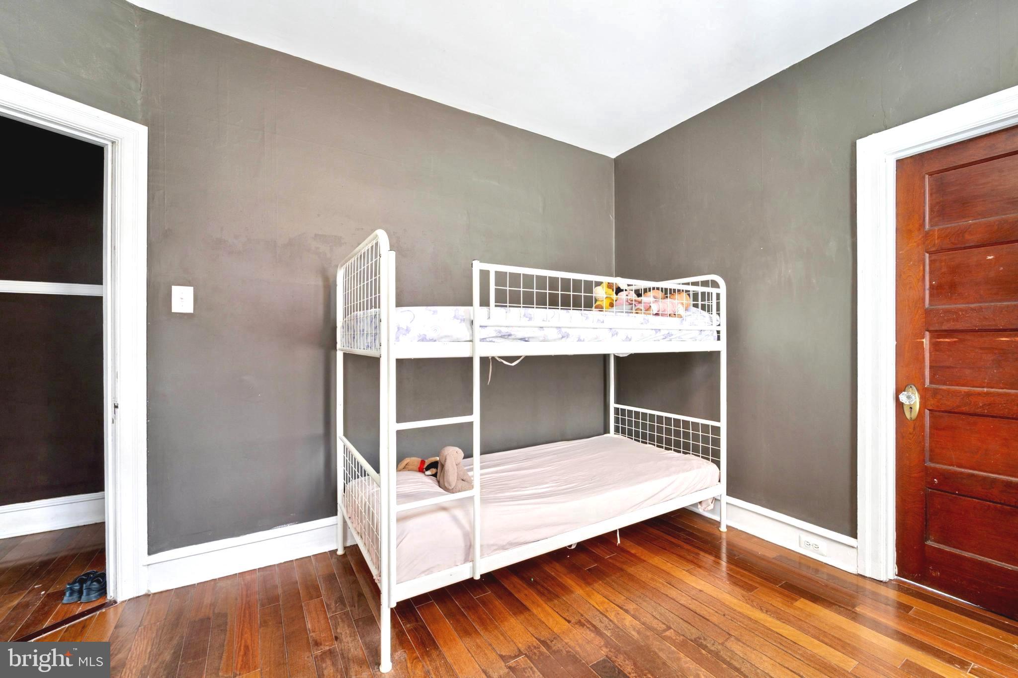 PHILADELPHIA - Residential