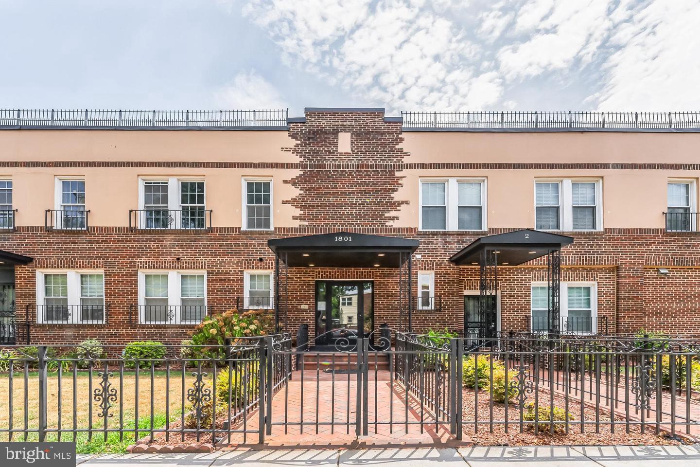 1801 OTIS STREET NE 6