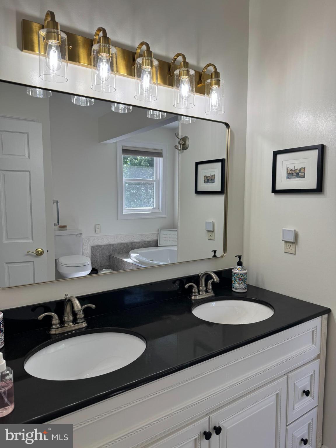 BOWLEYS QUARTERS - Residential