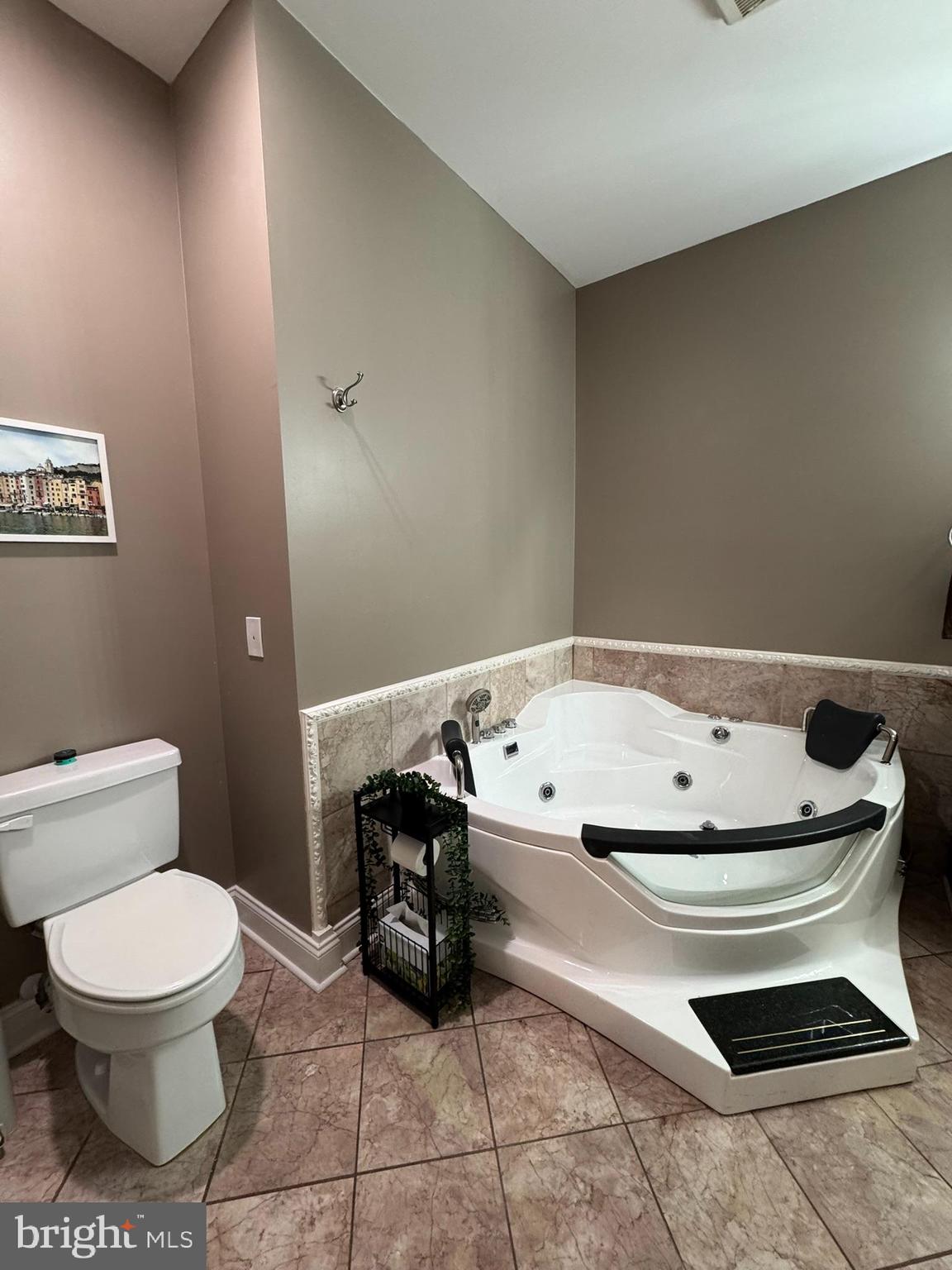 BOWLEYS QUARTERS - Residential
