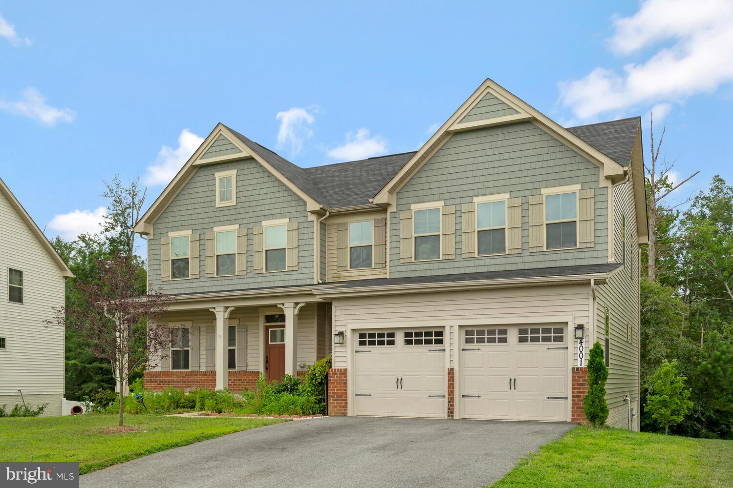 ***** Please remove shows before touring - brand new carpet. *****
Welcome to 4001 Emory Ridge Rd, a beautifully appointed residence in the heart of Brandywine, MD. Built in 2020 and meticulously maintained by its sole owner, this 4-bedroom, 3.5-bathroom home offers over 4,700 sq ft of stylish and functional living space. Inside, you'll find a large living room perfect for entertaining, a dedicated home office ideal for remote work, and a modern kitchen outfitted with sleek appliances and ample cabinetry. Luxury vinyl flooring and new carpeting create a fresh and inviting feel. The finished lower level provides even more space to relax or gather. Outside, the large backyard offers room to enjoy quiet mornings or host lively backyard get-togethers. With close proximity to Branch Avenue, Crain Highway, Andrews Air Force Base, and top shopping/dining destinations, convenience is at your doorstep. This home truly offers it all — space, style, and an unbeatable location. Seller offering closing assistance.