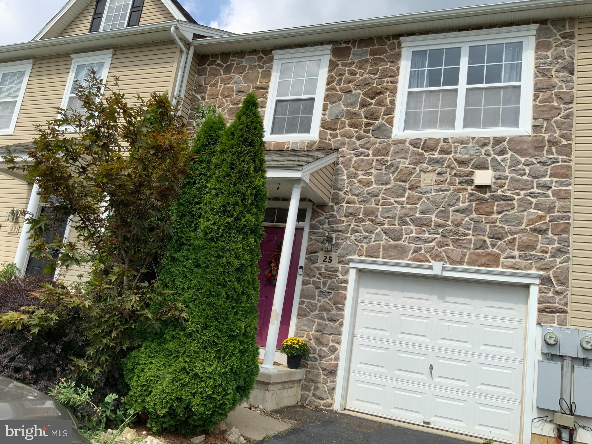 MEADOW BROOK - Residential