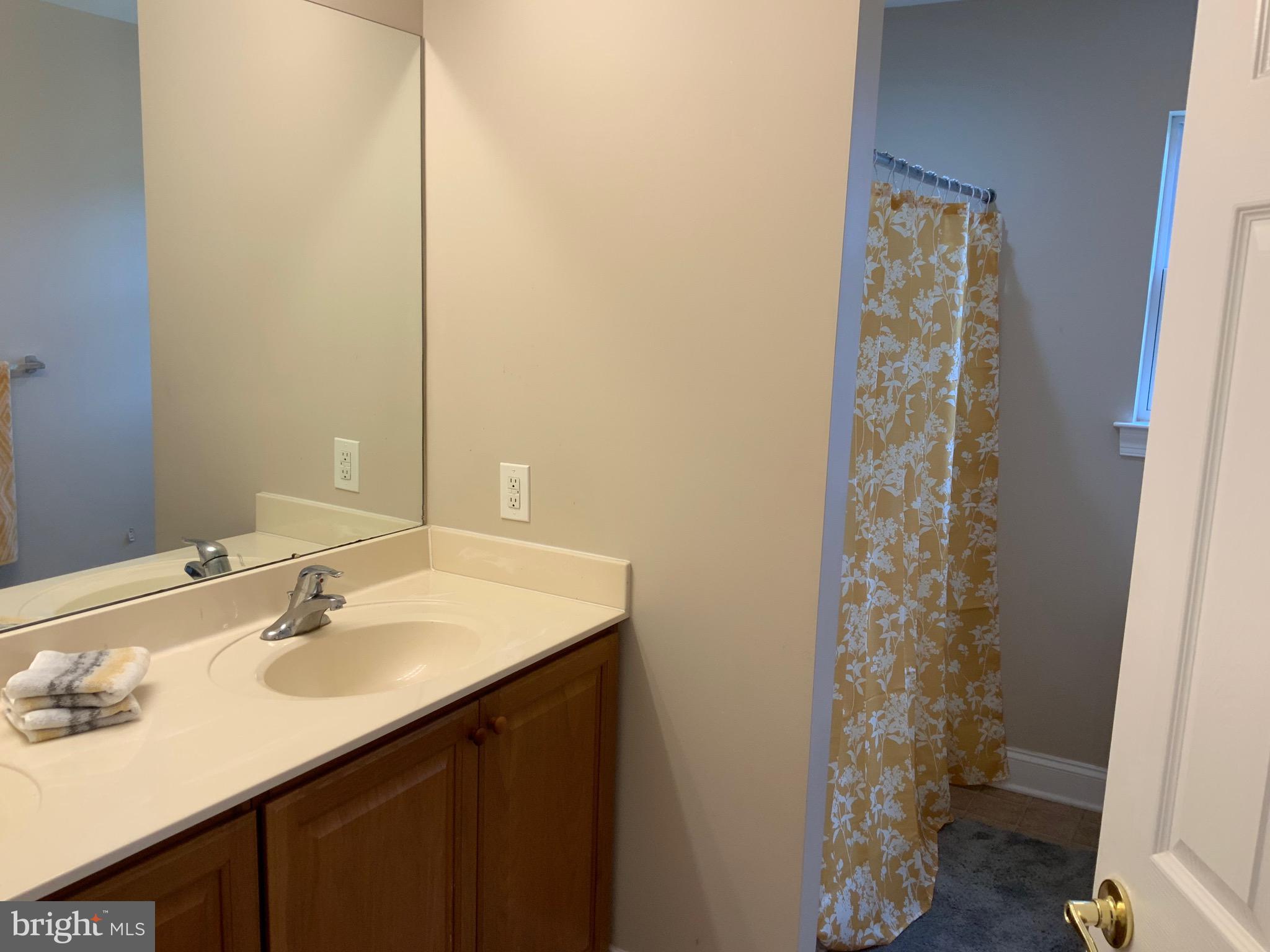 MEADOW BROOK - Residential