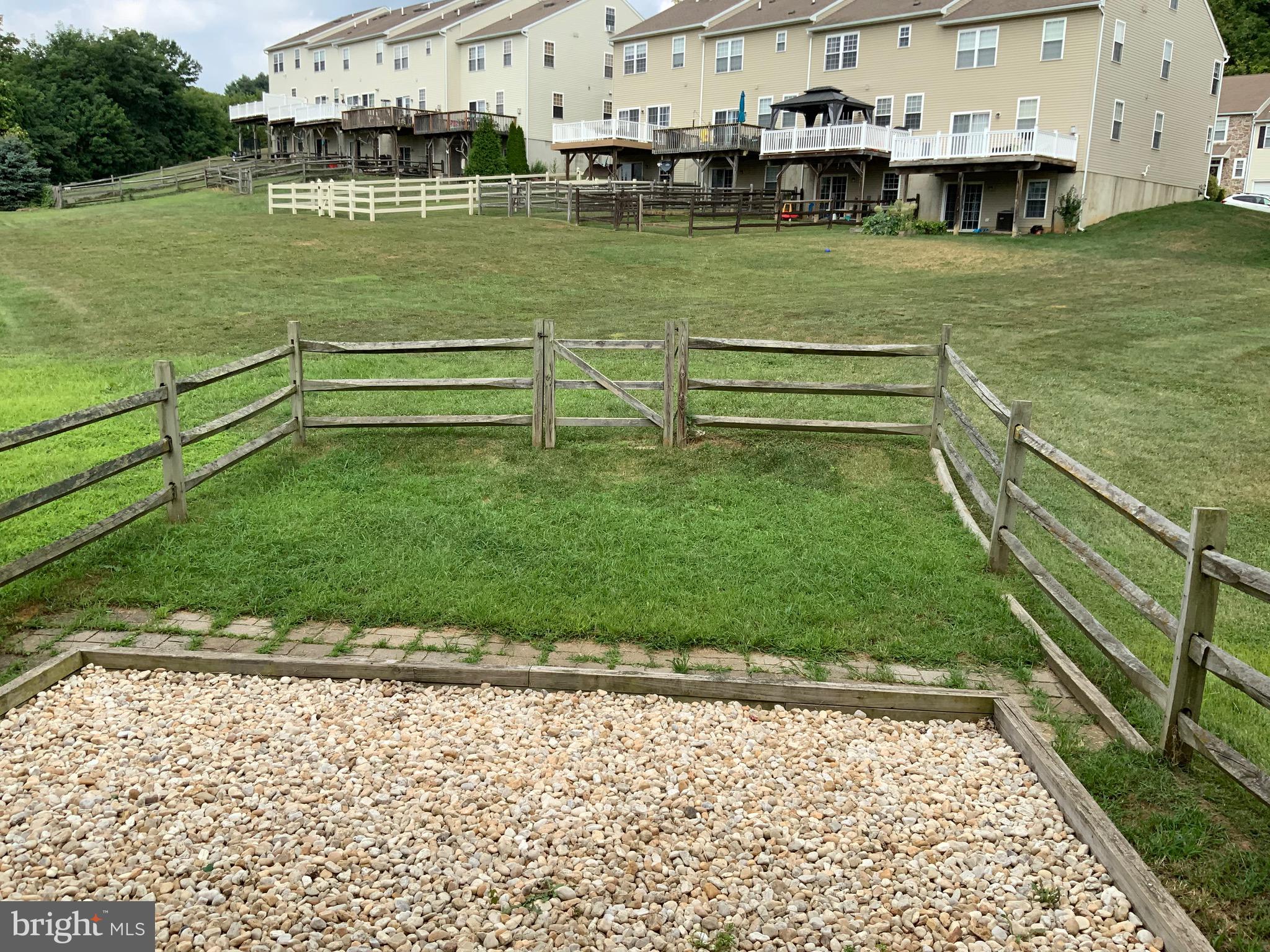 MEADOW BROOK - Residential