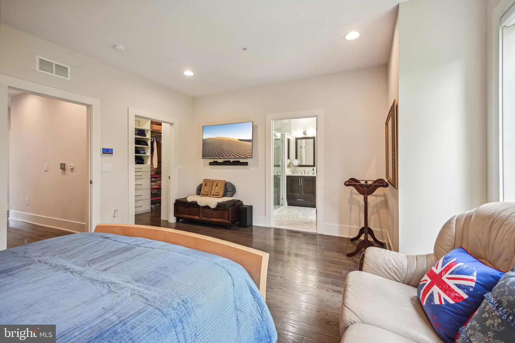 GROSVENOR HEIGHTS - Residential Lease