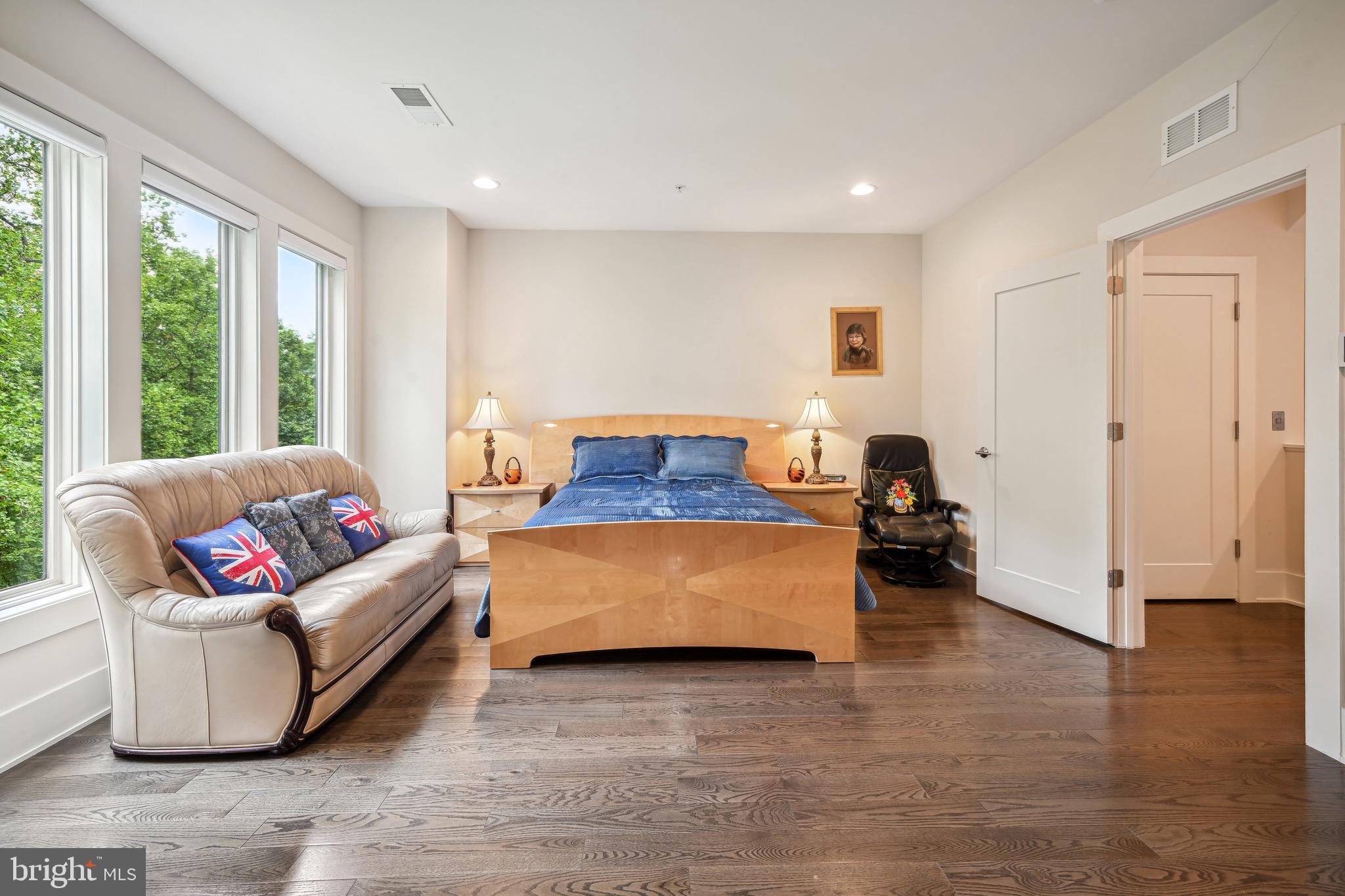 GROSVENOR HEIGHTS - Residential Lease