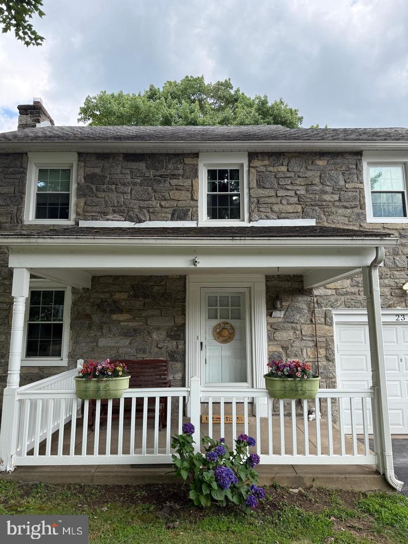 23 W WOODLAND AVENUE
