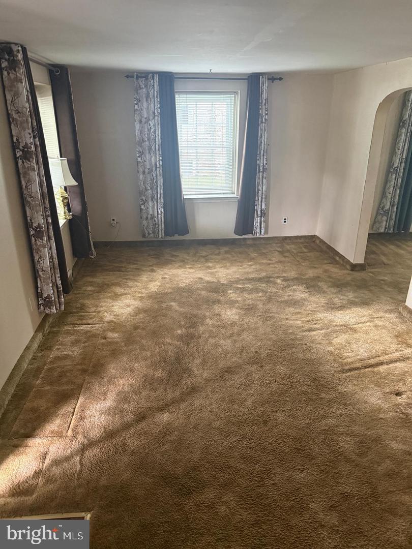 23 W WOODLAND AVENUE