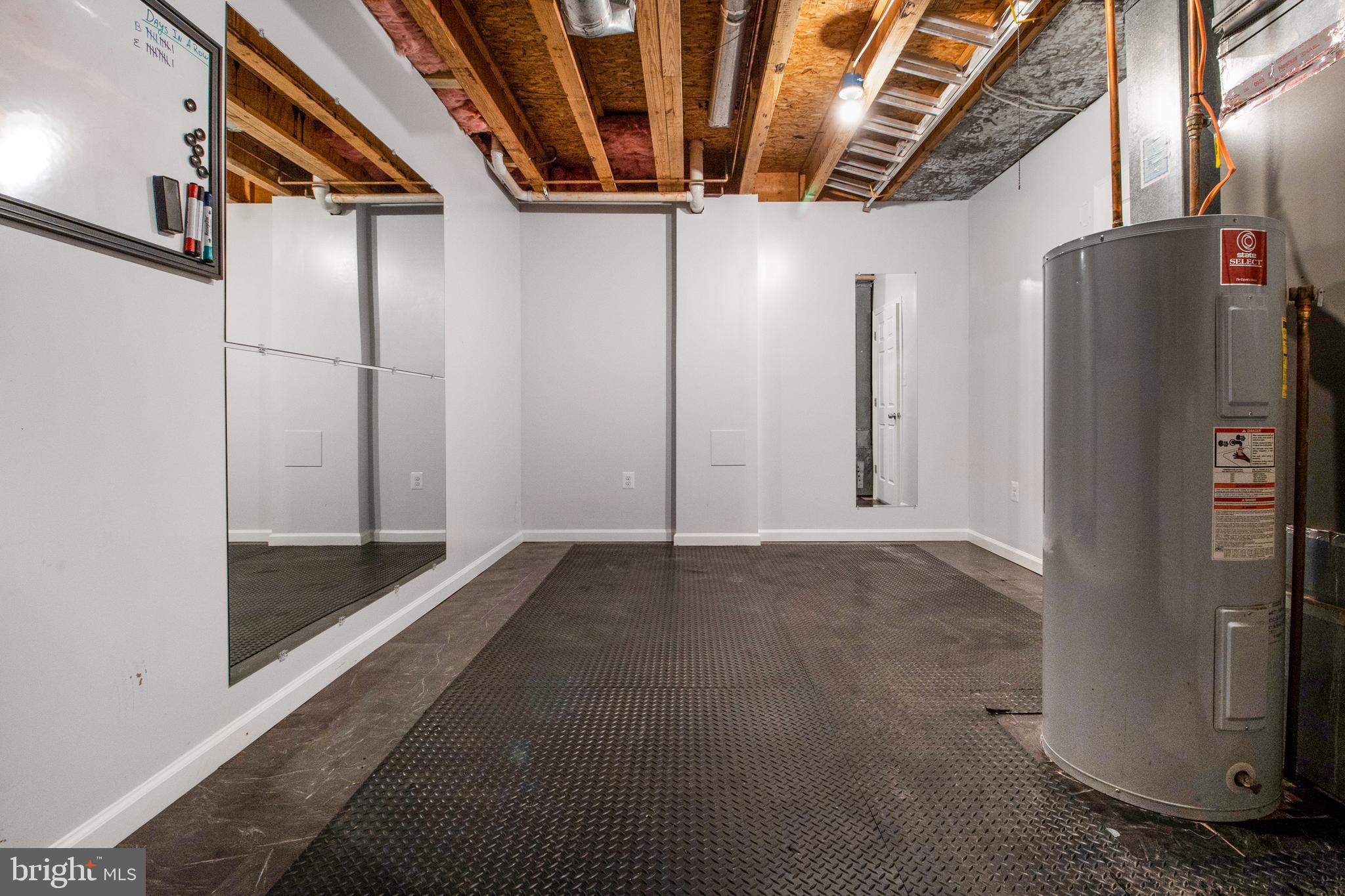 FAIRLAND ESTATES - Residential Lease