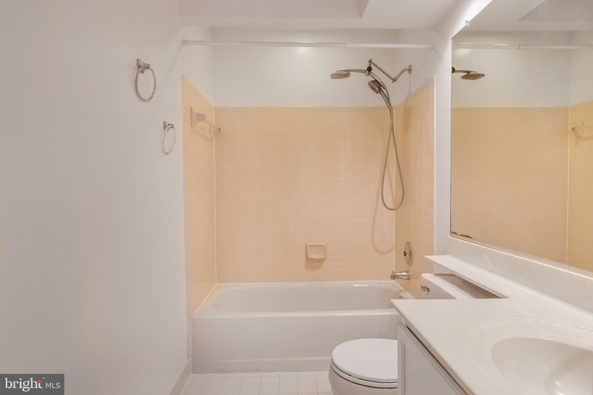 FAIRLAND ESTATES - Residential Lease