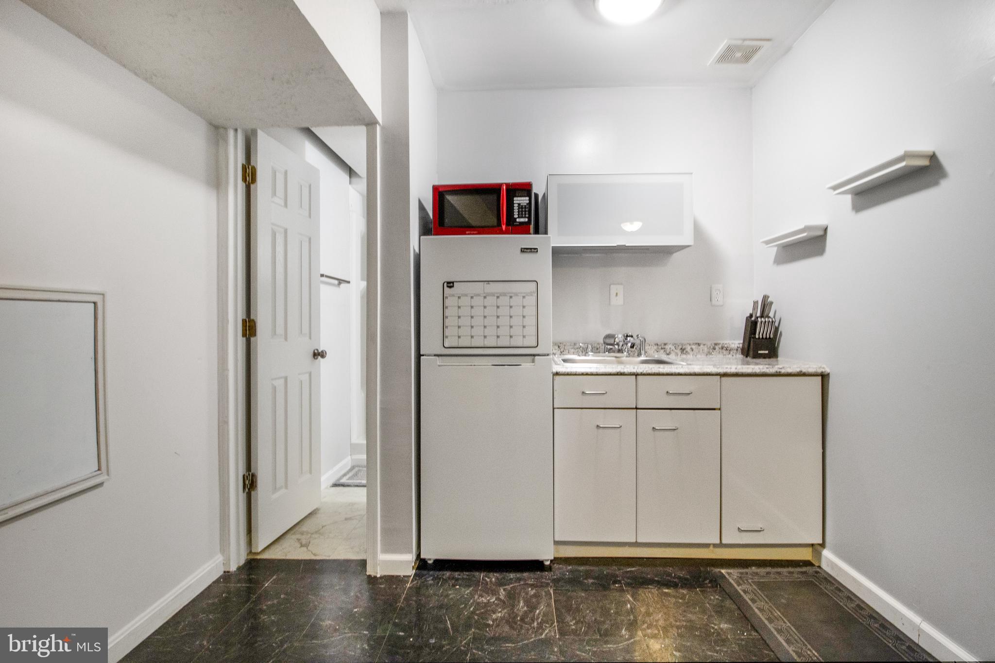 FAIRLAND ESTATES - Residential Lease