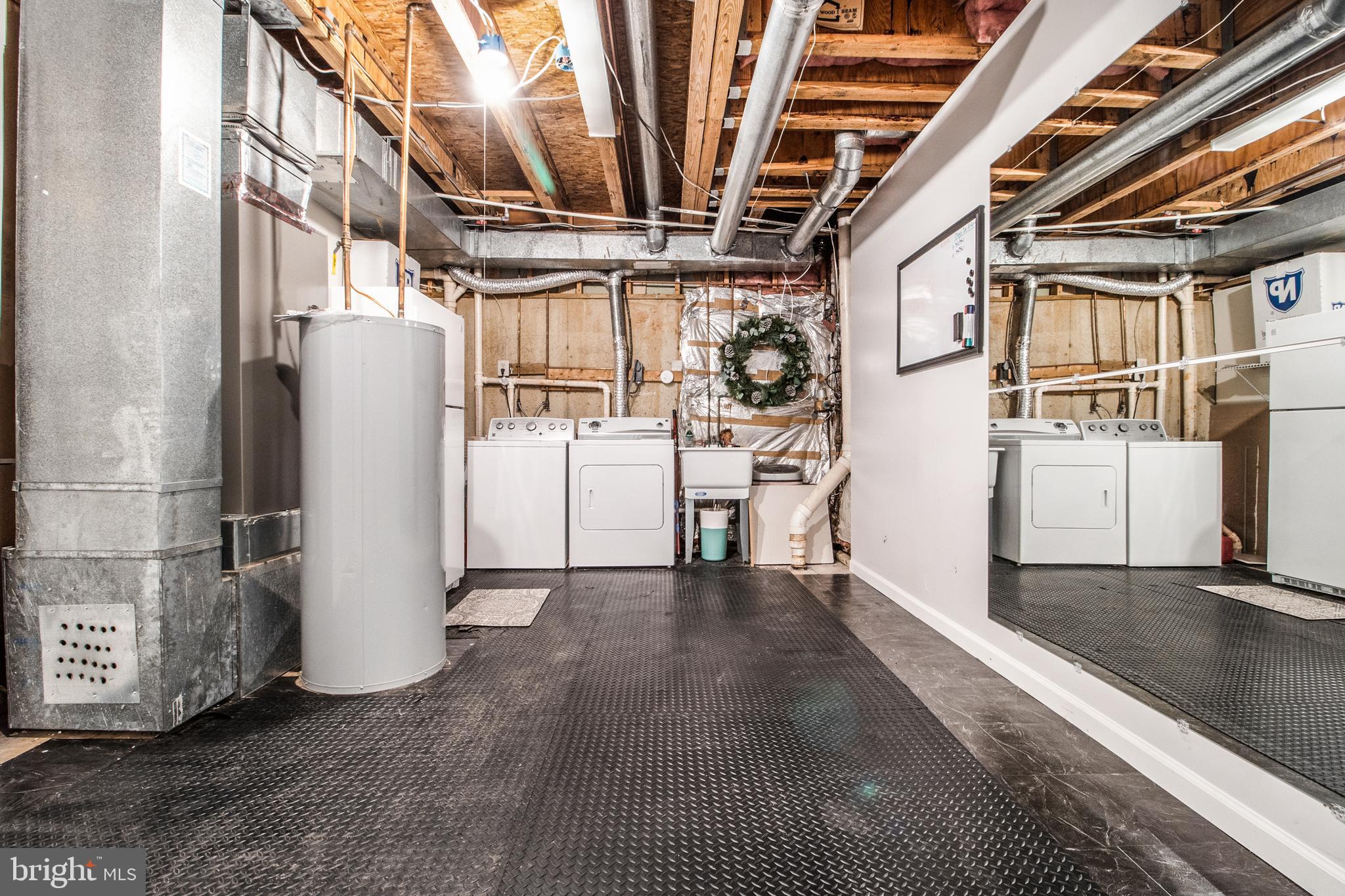 FAIRLAND ESTATES - Residential Lease