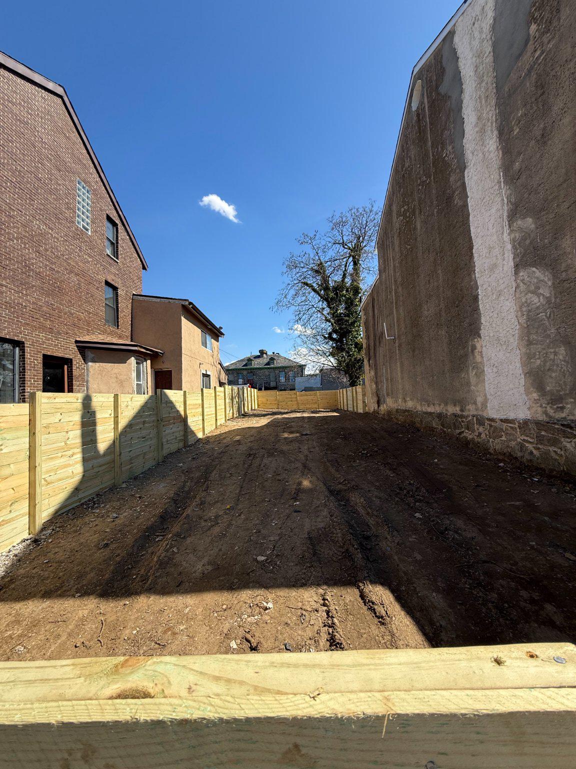 GERMANTOWN (WEST) - Land