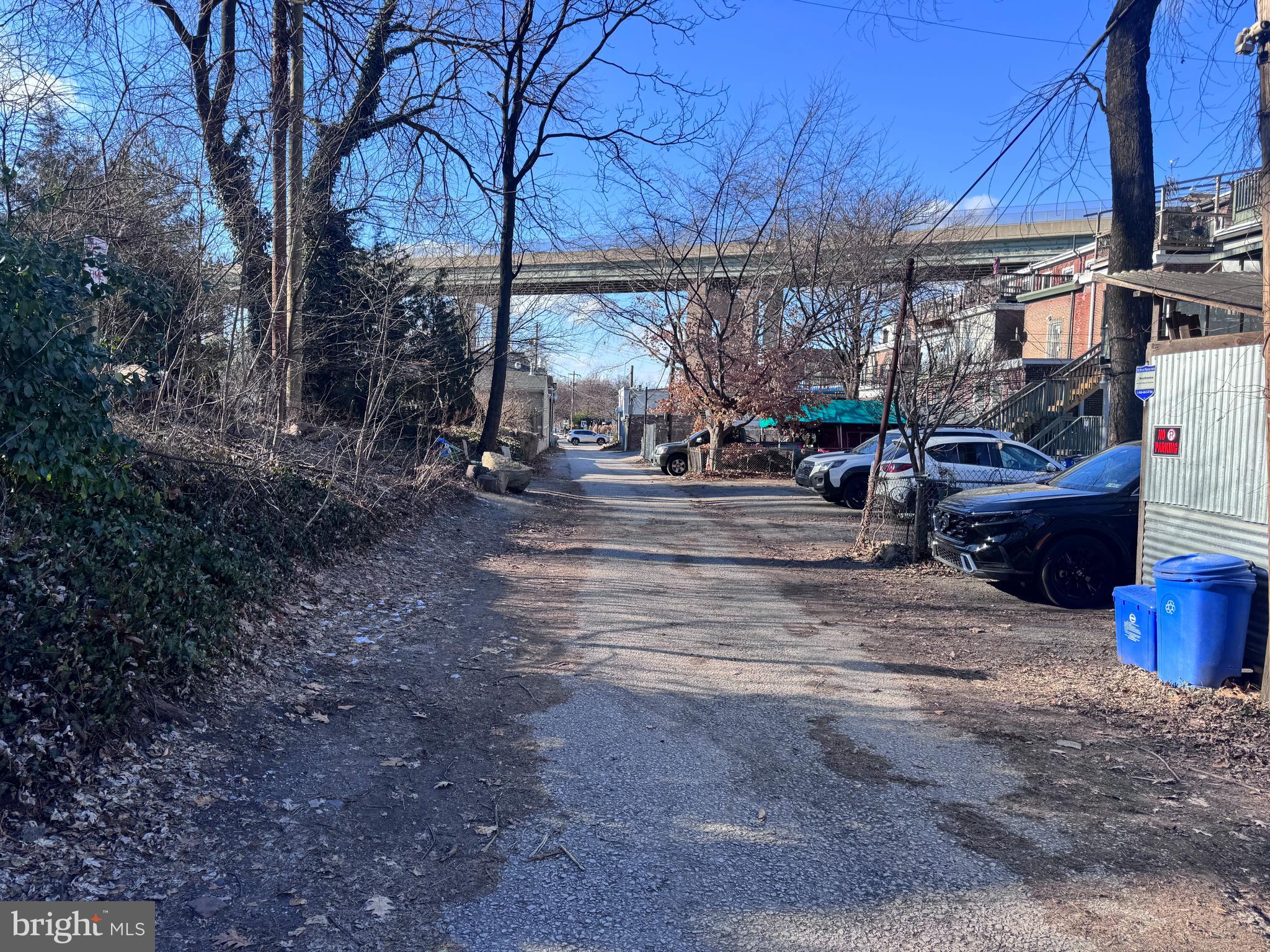 EAST FALLS - Commercial Sale