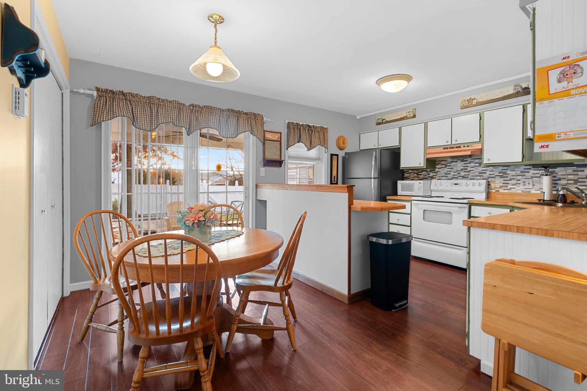 COLONIAL VIL - Residential