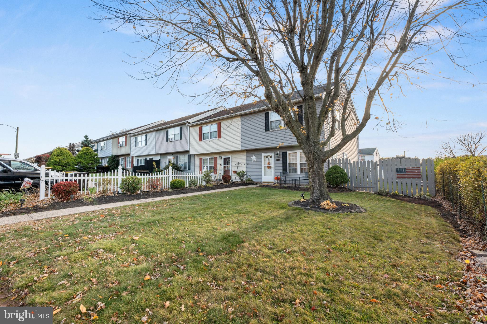 COLONIAL VIL - Residential