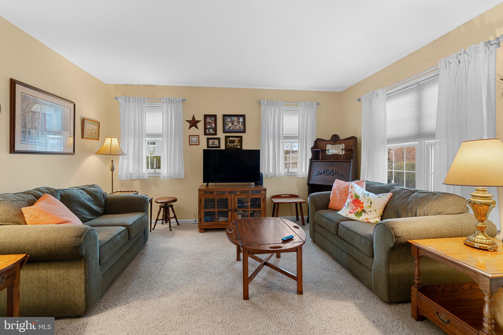 COLONIAL VIL - Residential