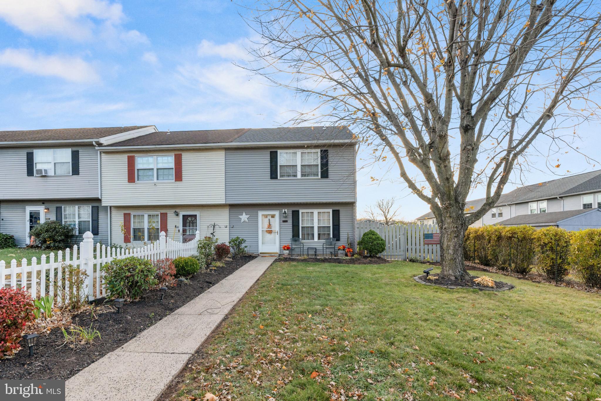 COLONIAL VIL - Residential