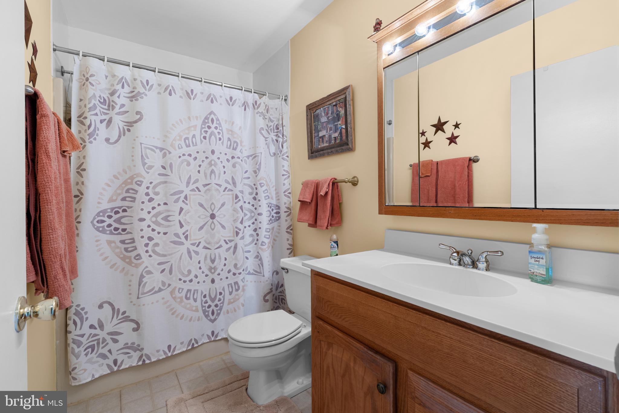 COLONIAL VIL - Residential