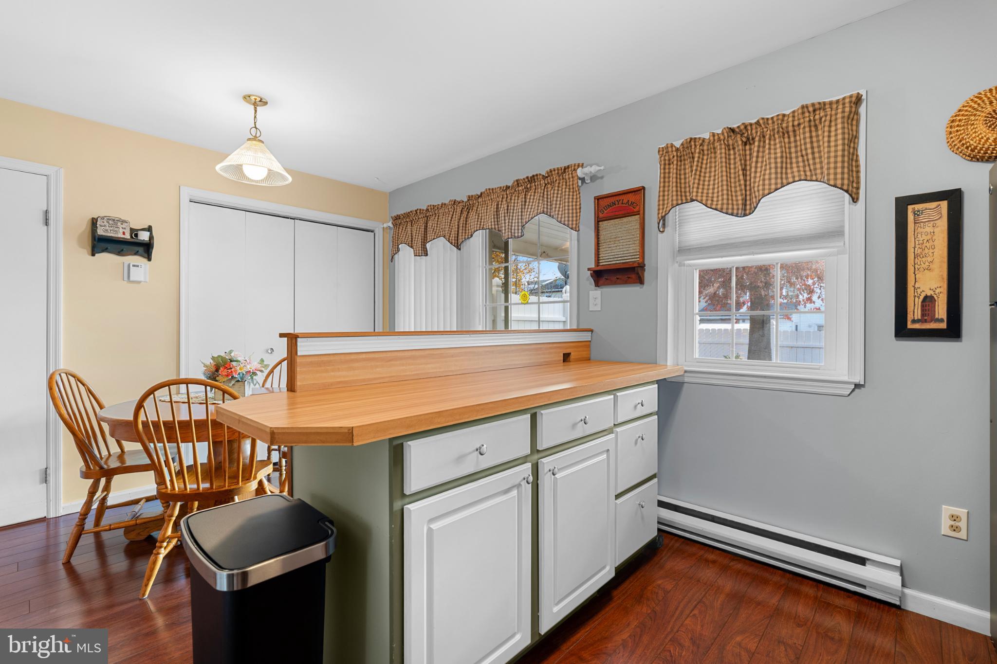 COLONIAL VIL - Residential