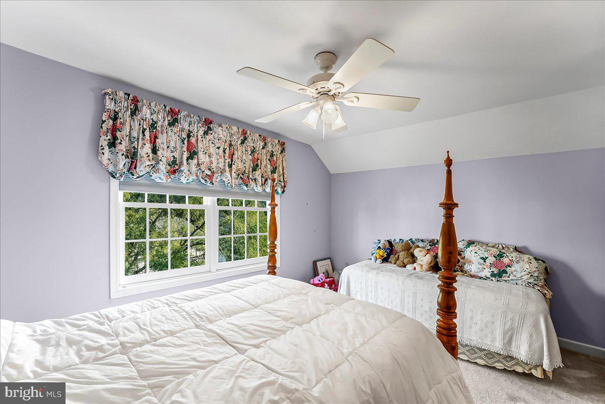 CAMBRIDGE CHASE - Residential