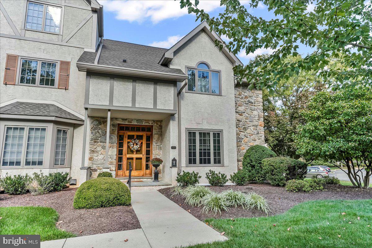 CAMBRIDGE CHASE - Residential