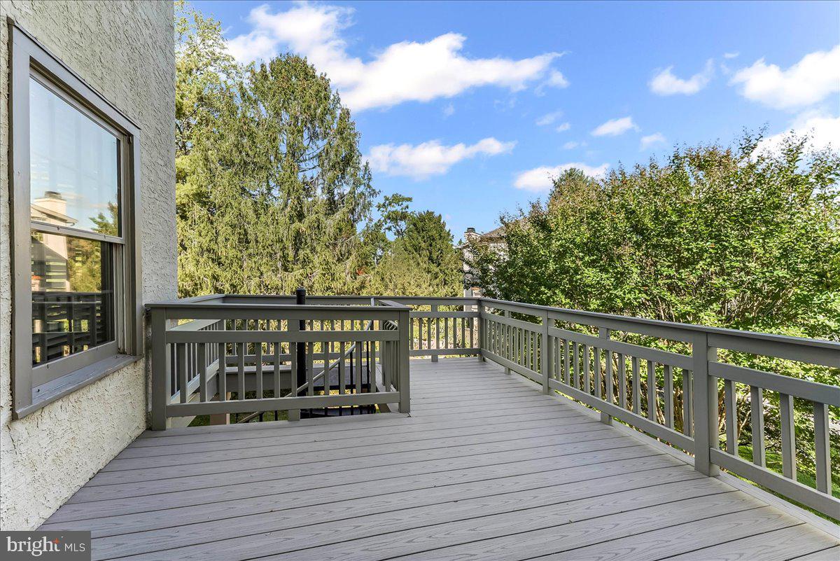 CAMBRIDGE CHASE - Residential