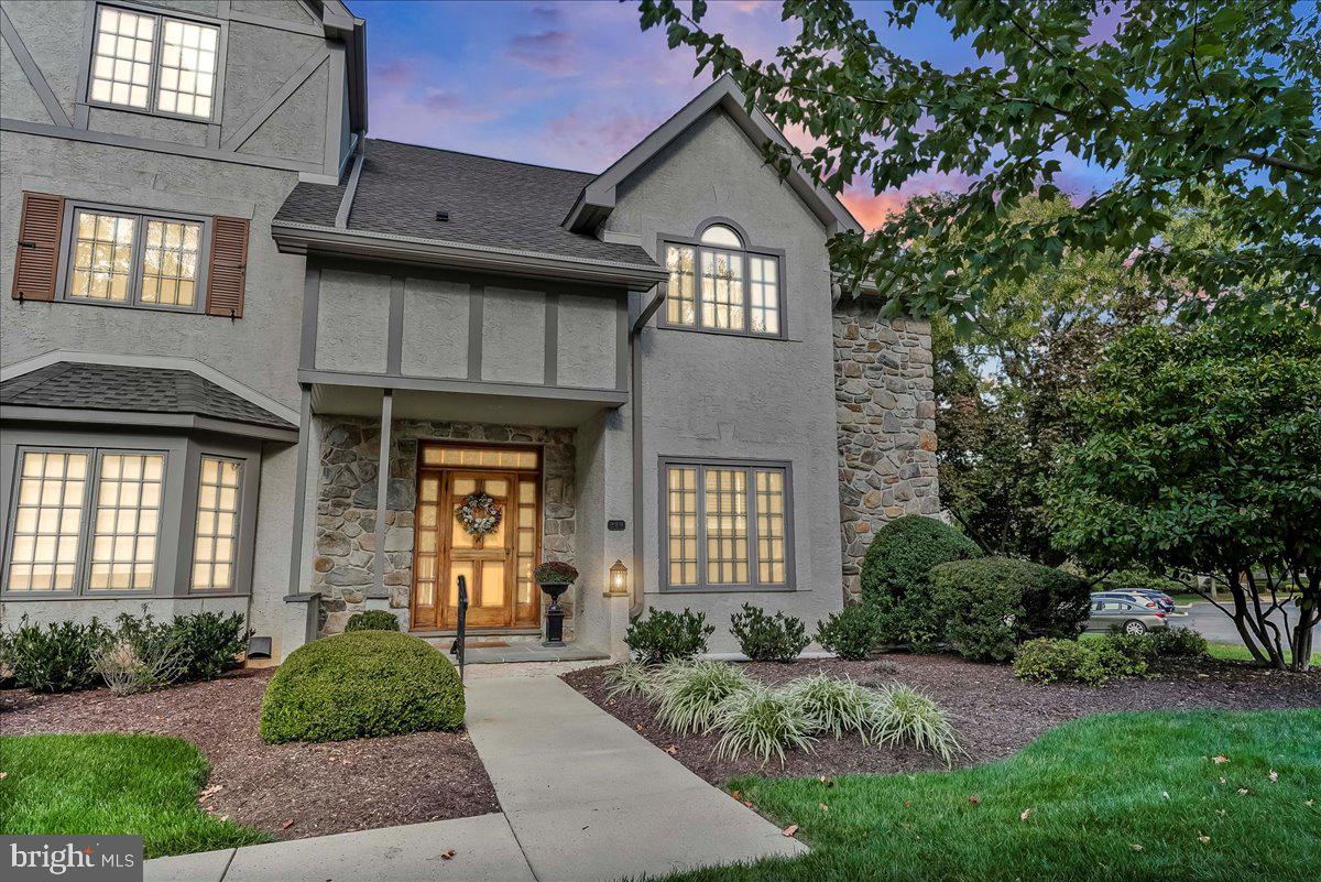 CAMBRIDGE CHASE - Residential