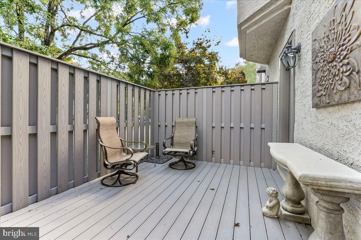 CAMBRIDGE CHASE - Residential