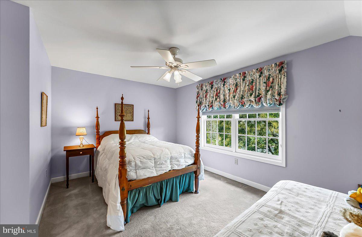 CAMBRIDGE CHASE - Residential