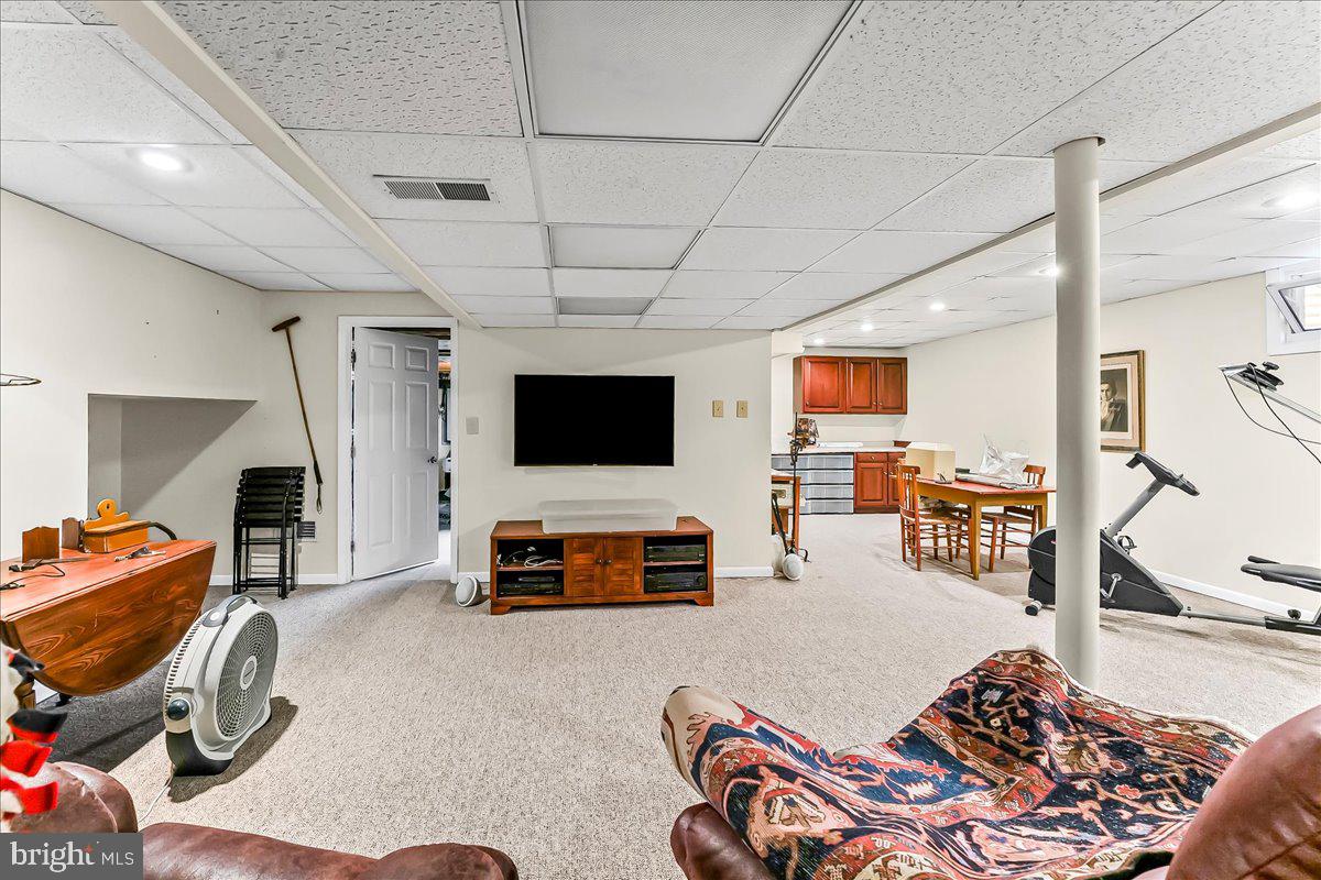 CAMBRIDGE CHASE - Residential