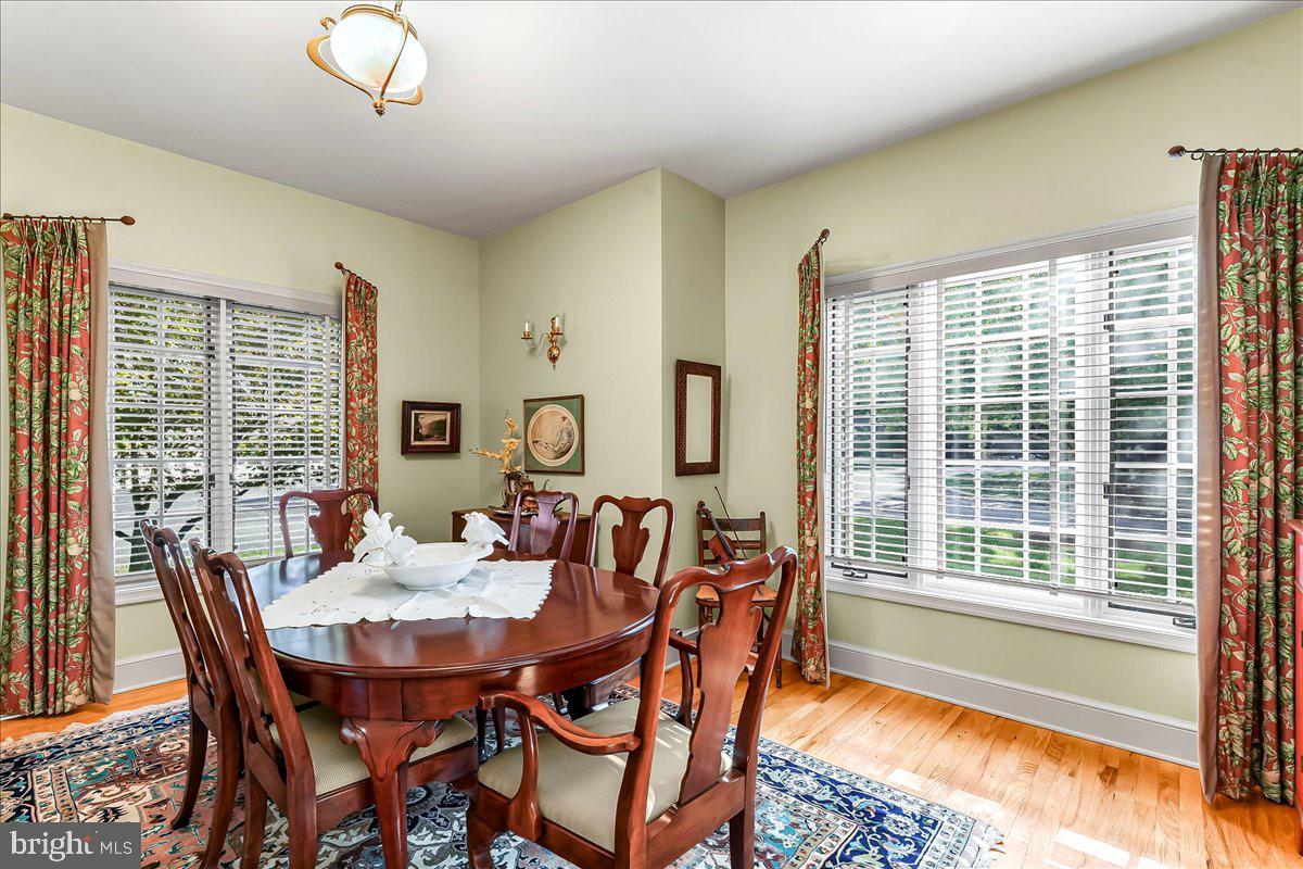 CAMBRIDGE CHASE - Residential