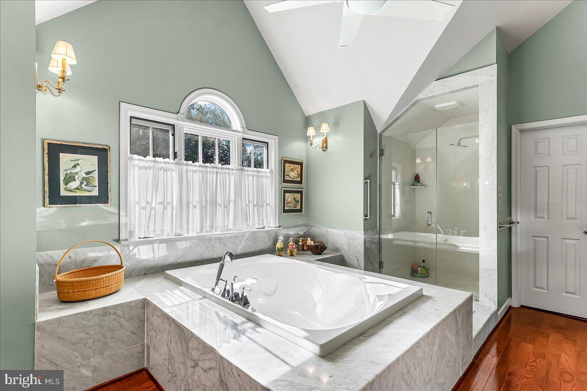 CAMBRIDGE CHASE - Residential