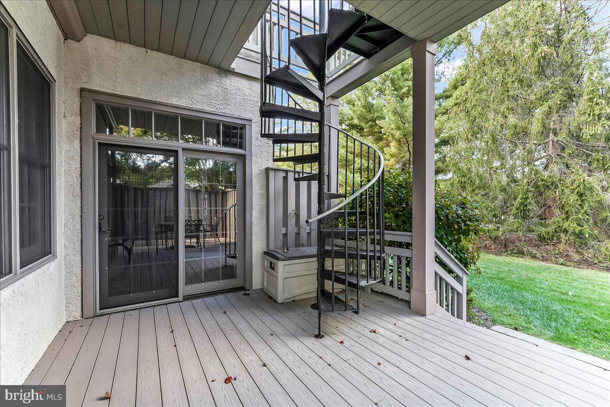 CAMBRIDGE CHASE - Residential