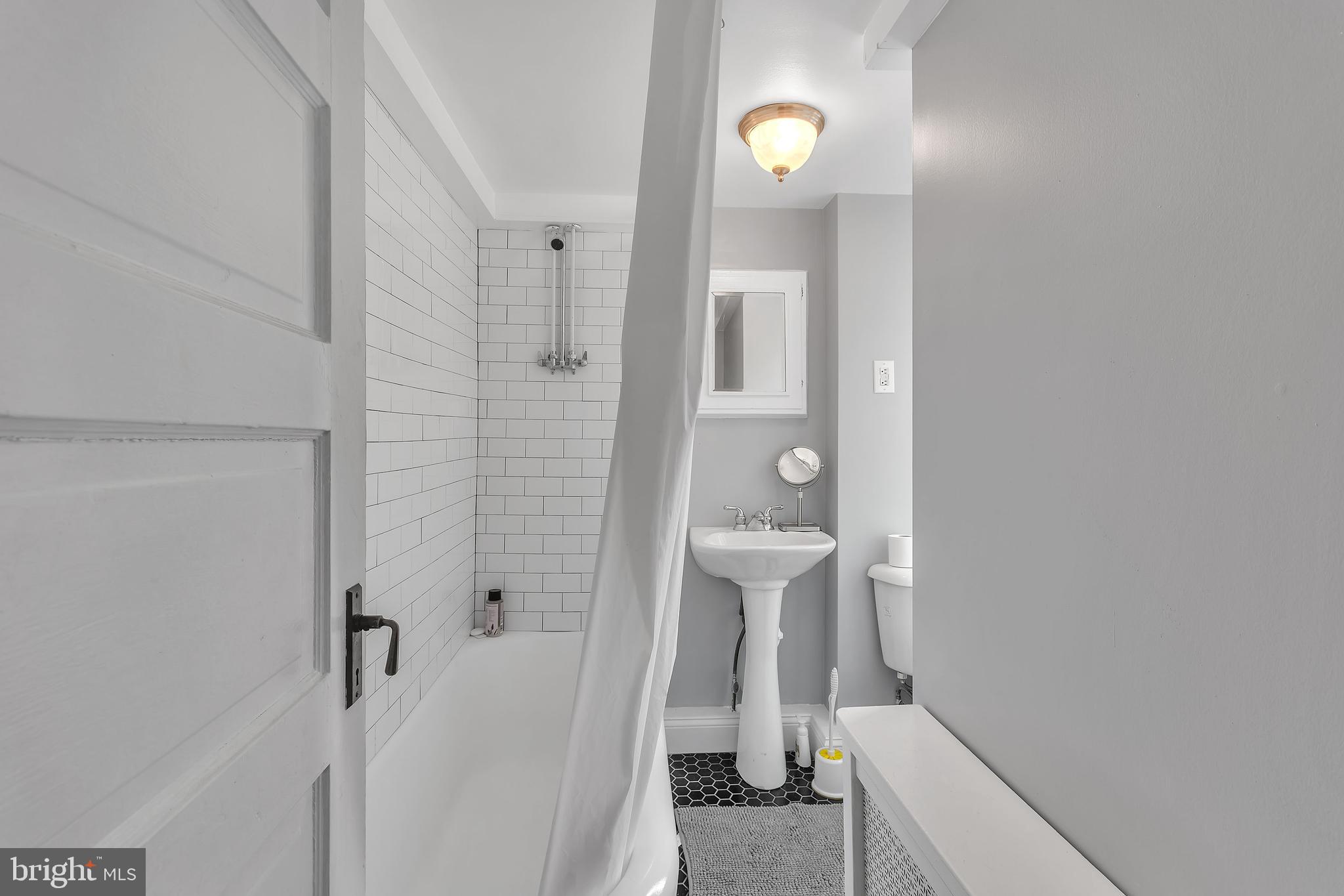 RITTENHOUSE SQUARE - Residential Lease