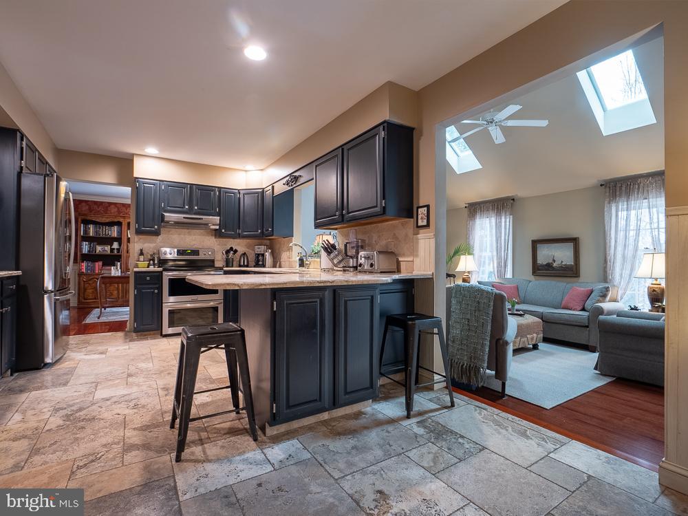 NORTHRIDGE - Residential